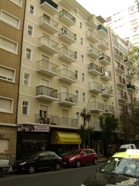Rincon Billinghurst: Beachside Family With Balcony Apartment